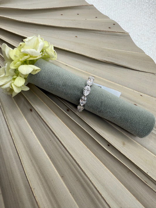 Timeless Brillance 4 Carat F/VS Oval Cut Diamond Eternity Band in 14K White Gold | Size 4-11